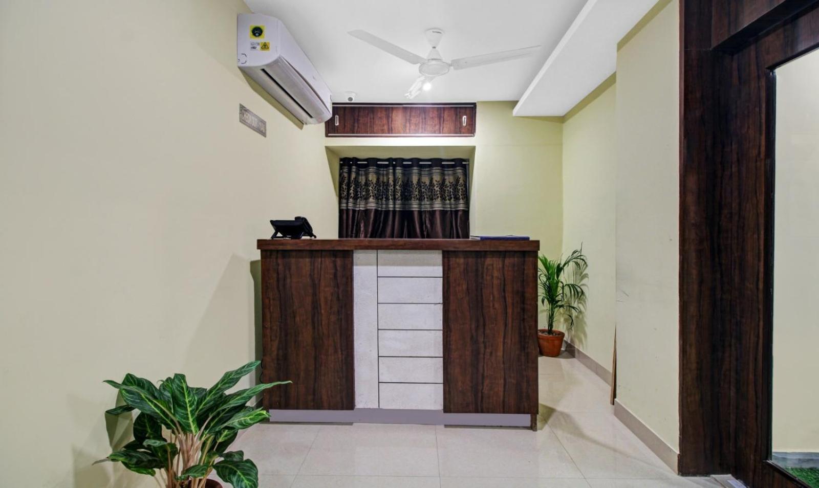 Hotel Park Central Колката Екстериор снимка