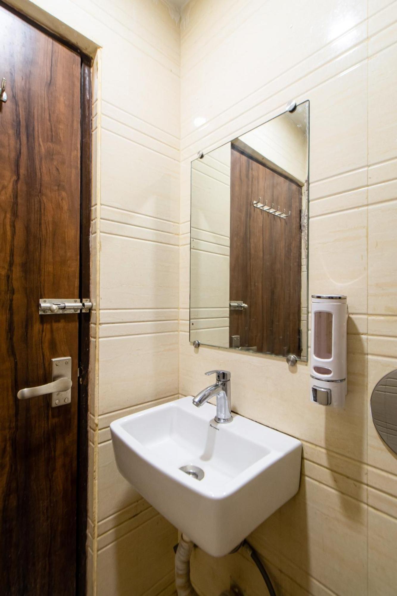 Hotel Park Central Колката Екстериор снимка