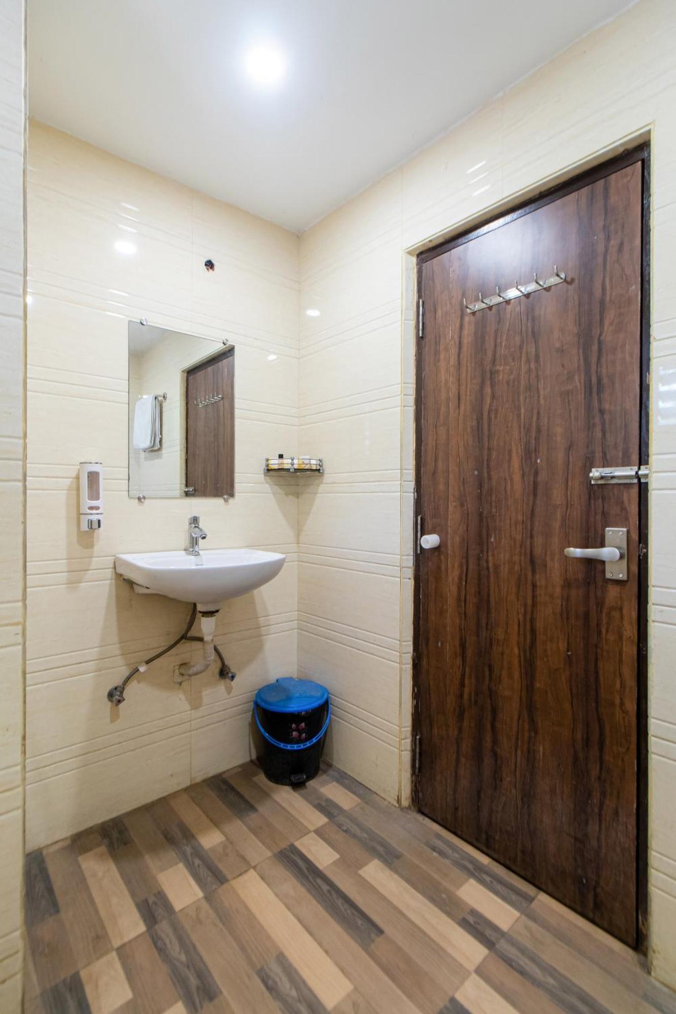 Hotel Park Central Колката Екстериор снимка